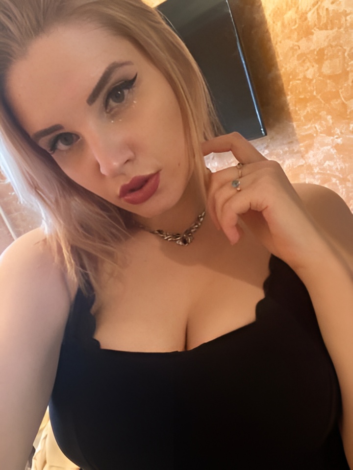 Роксана привлекальеная девушка из Кулоя цена от 1500 руб