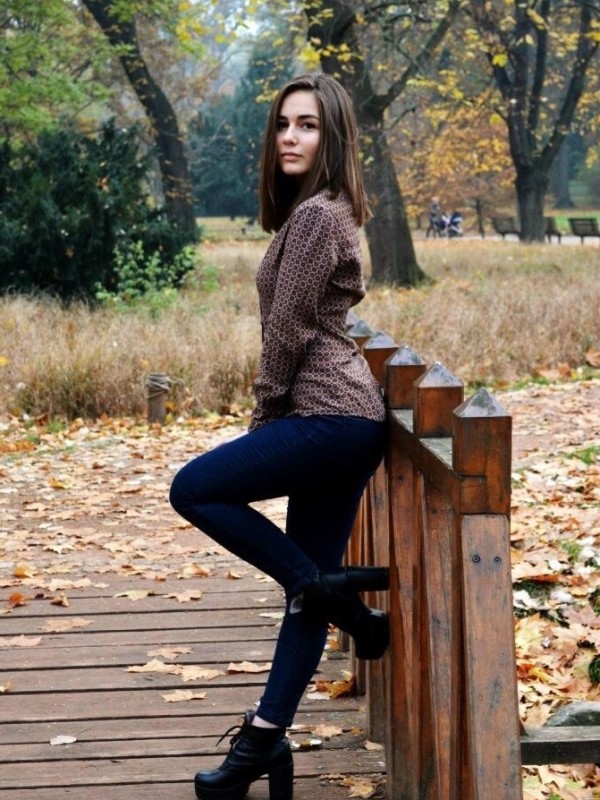 Карина привлекательная девушка из Кулоя цена от 3500 руб