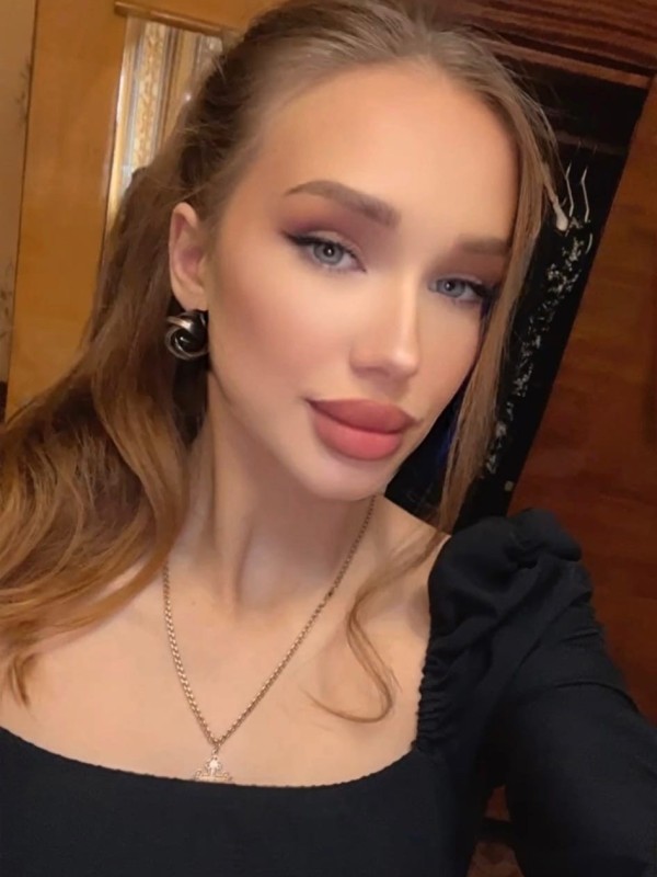 Машка привлекательная девушка из Кулоя цена от 3000 руб