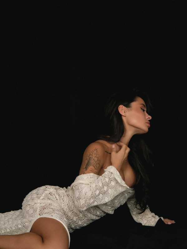 Надюша привлекательная девушка из Кулоя цена от 8000 руб