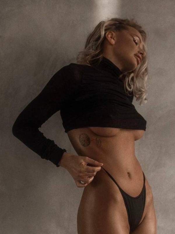 Леля привлекательная девушка из Кулоя цена от 7000 руб