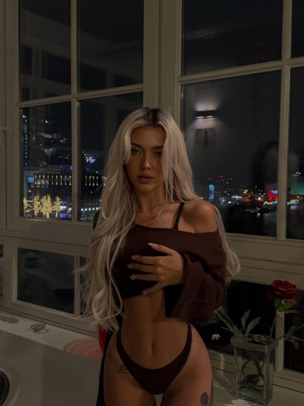 Лия привлекательная девушка из Кулоя цена от 6000 руб